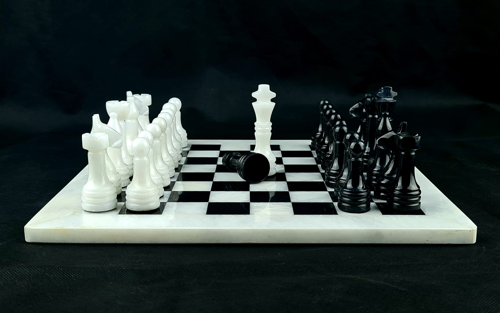 Onyx chess set