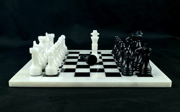 Onyx chess set